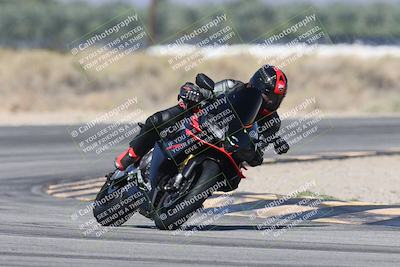 media/Oct-13-2025-Moto Forza (Mon) [[a66d839500]]/3-B Group/Session 3 (Turn 16)/